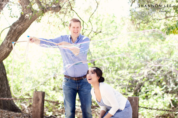 engagement session bubbles