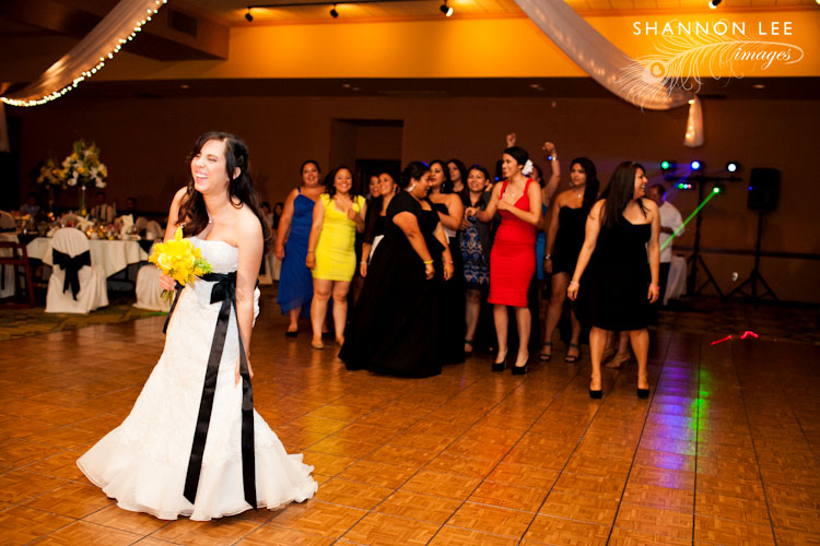 bouquet toss