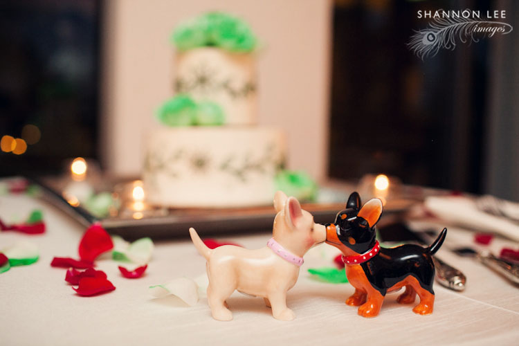 green chihuahua wedding cake