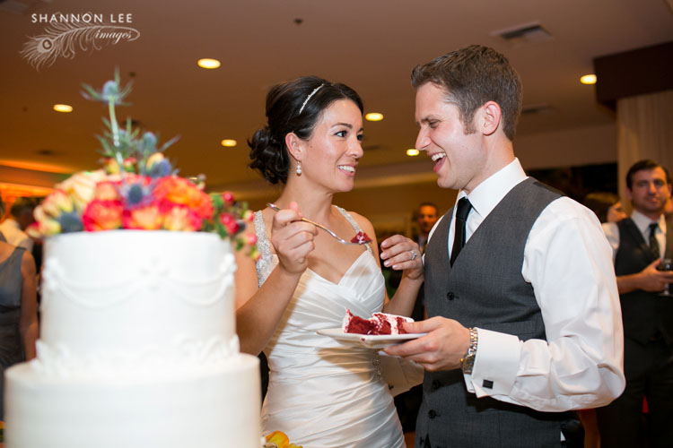 wedding cake cutting