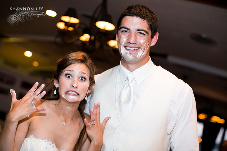 wedding cake cutting