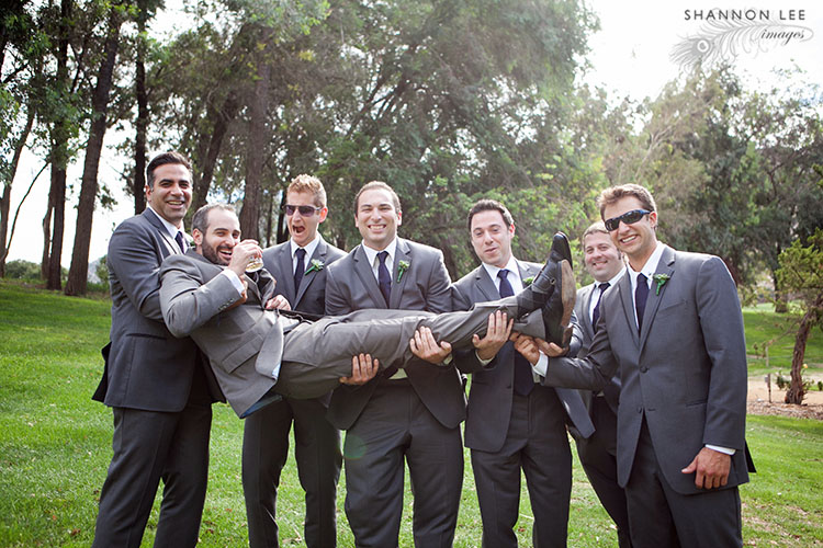 alternative groomsmen poses