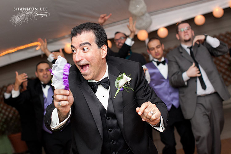 garter toss photography