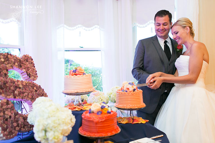 monterey-perry-house-wedding-154 wedding cake cutting