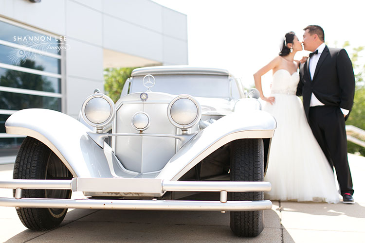 st-louis-wedding-photographer-114 kemp auto museum wedding photography