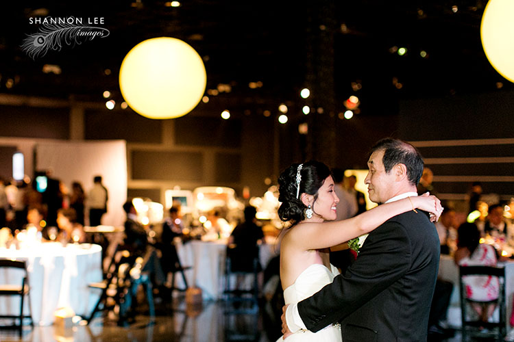 st-louis-wedding-photographer-146 kemp auto museum wedding reception